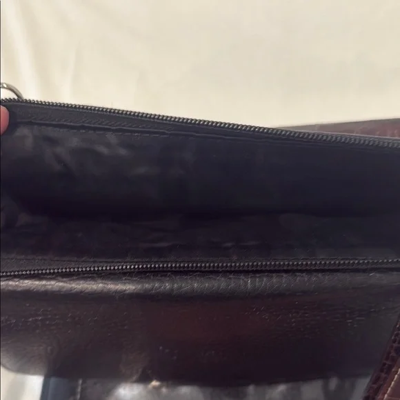 Brighton Vintage Black and Brown Crossbody Bag with Adjustable Straps - Picture 3 of 6